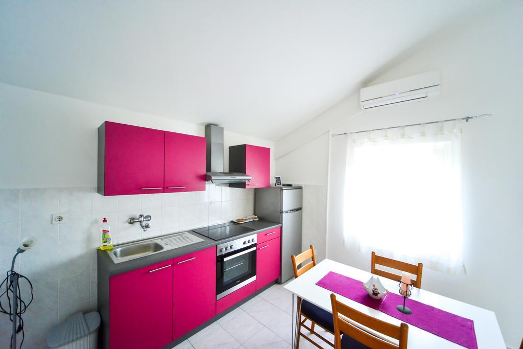 Apartments Valentina Petrcane Exteriör bild